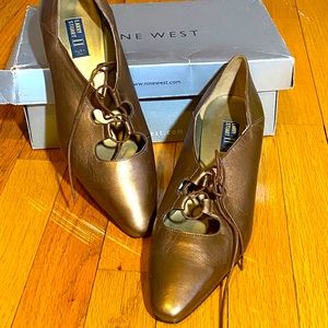 Size 10 Women’s dress flats - Larry Stuart